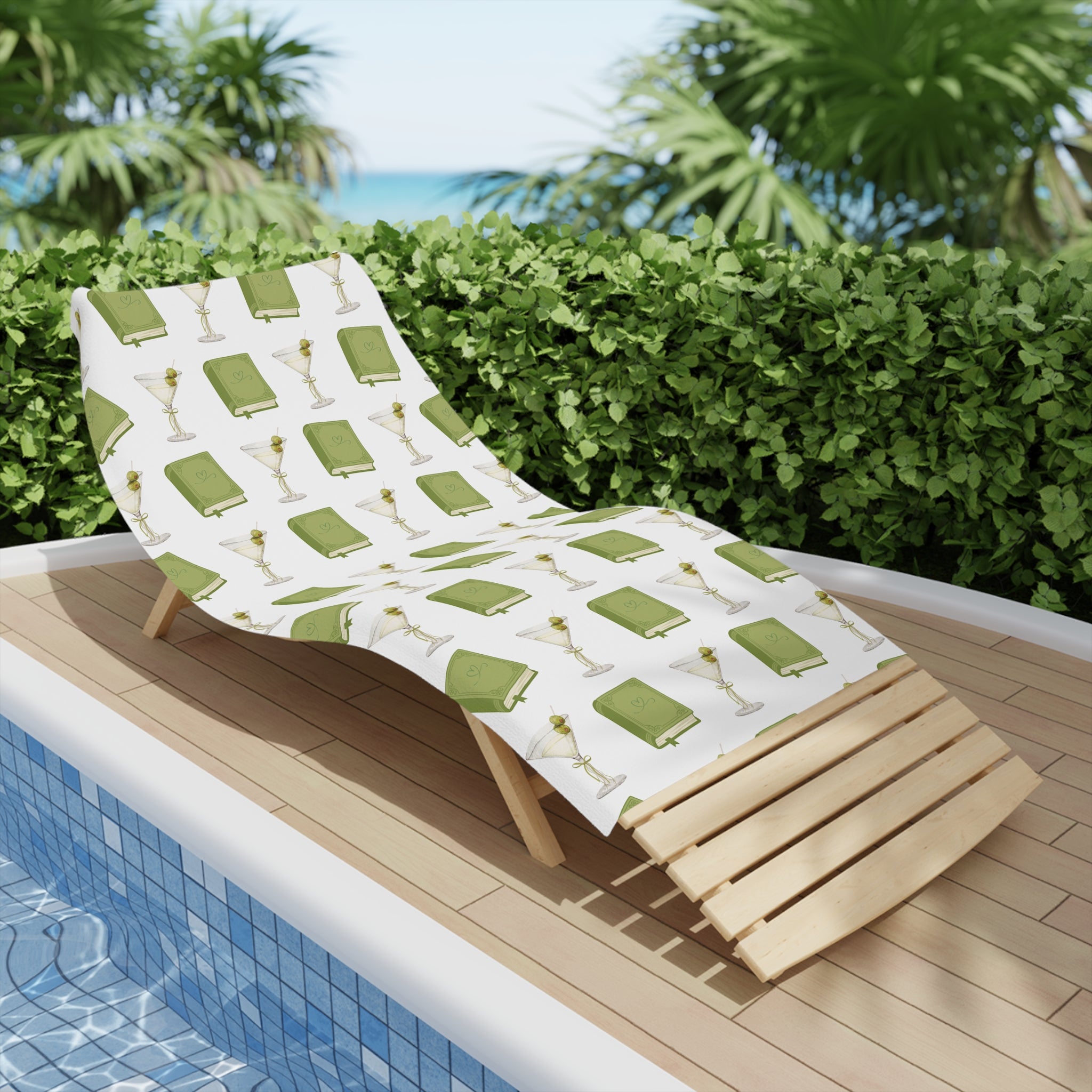 Dirty Martini & Books Beach Towel — Cocktail Lovers Summer Towel