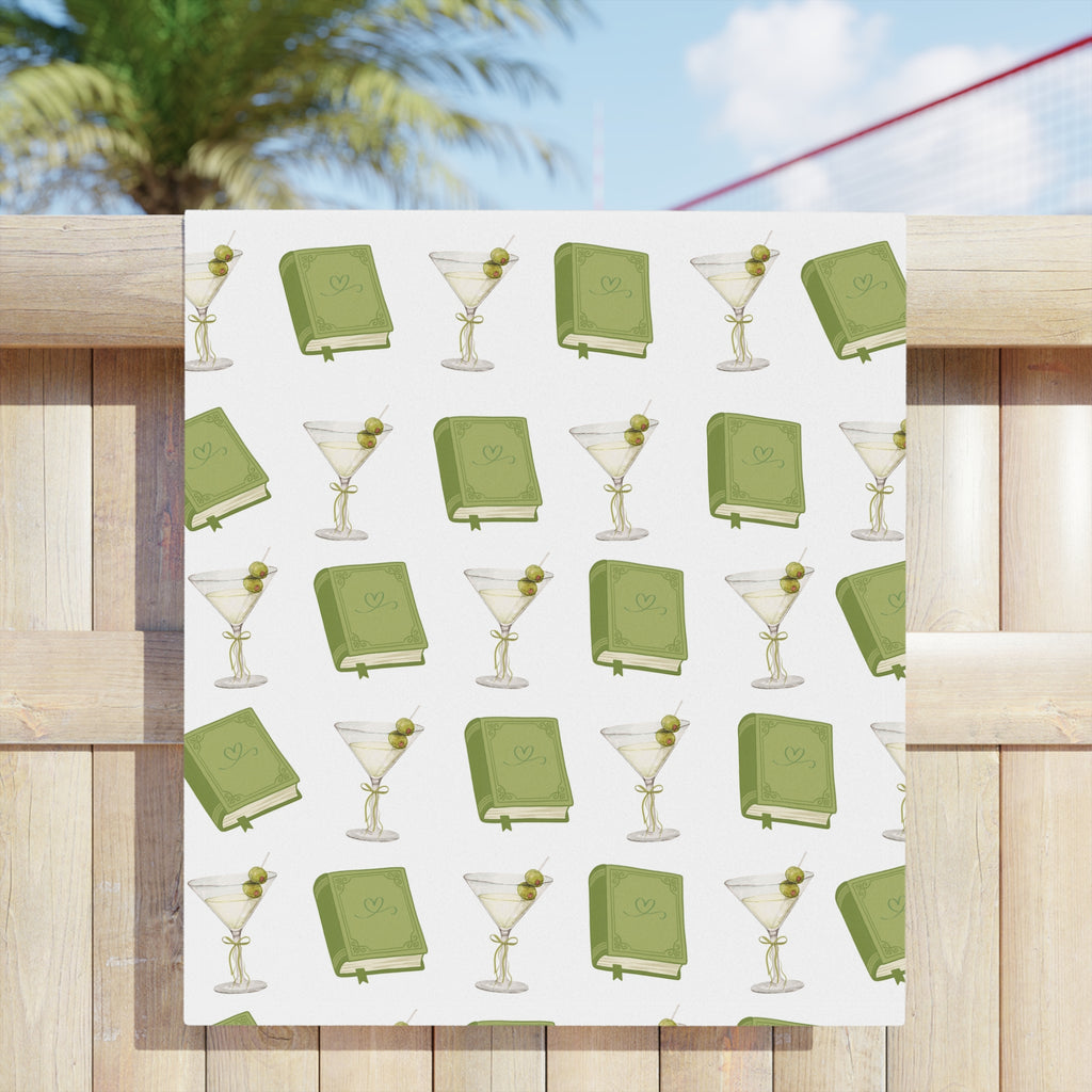Dirty Martini & Books Beach Towel — Cocktail Lovers Summer Towel